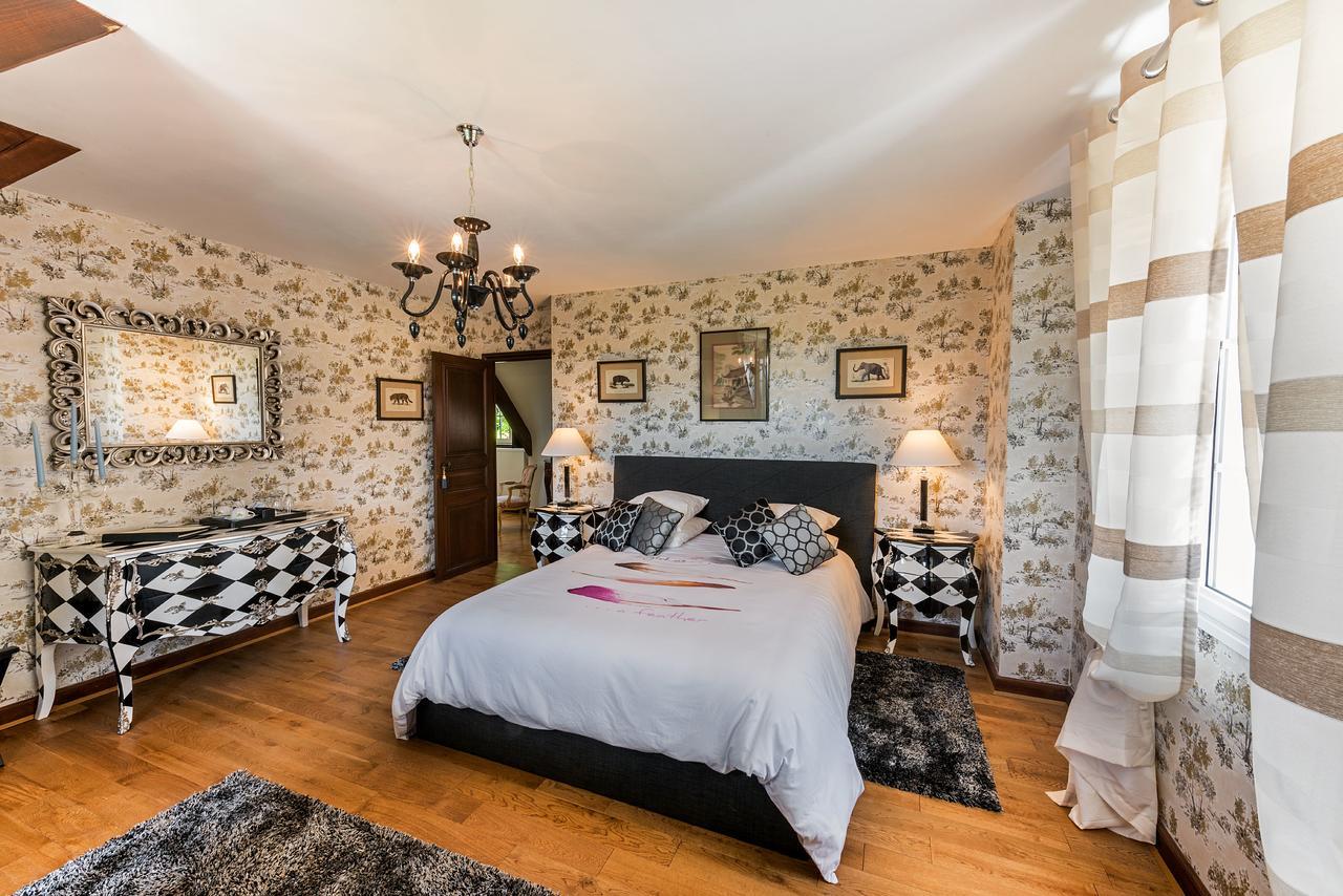 Bed and Breakfast Domaine Du Bois Des Anges Germigny-l'Eveque Exterior foto